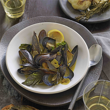 mussels in broth